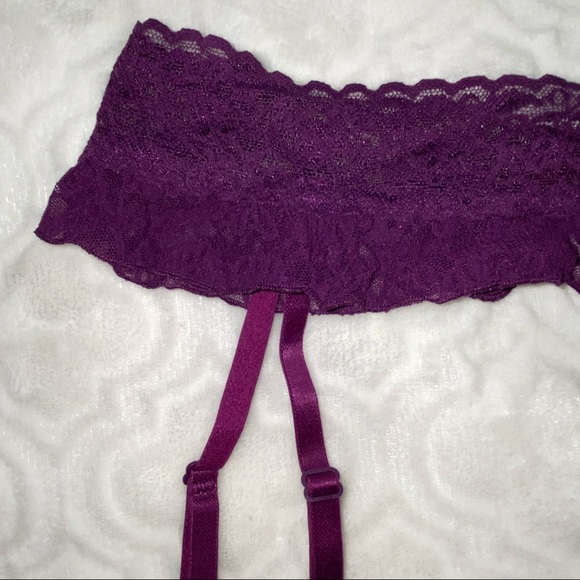 NEW! Victoria’s Secret Purple Floral Lace Garter Belt - Size XS/S - Picture 2 of 7